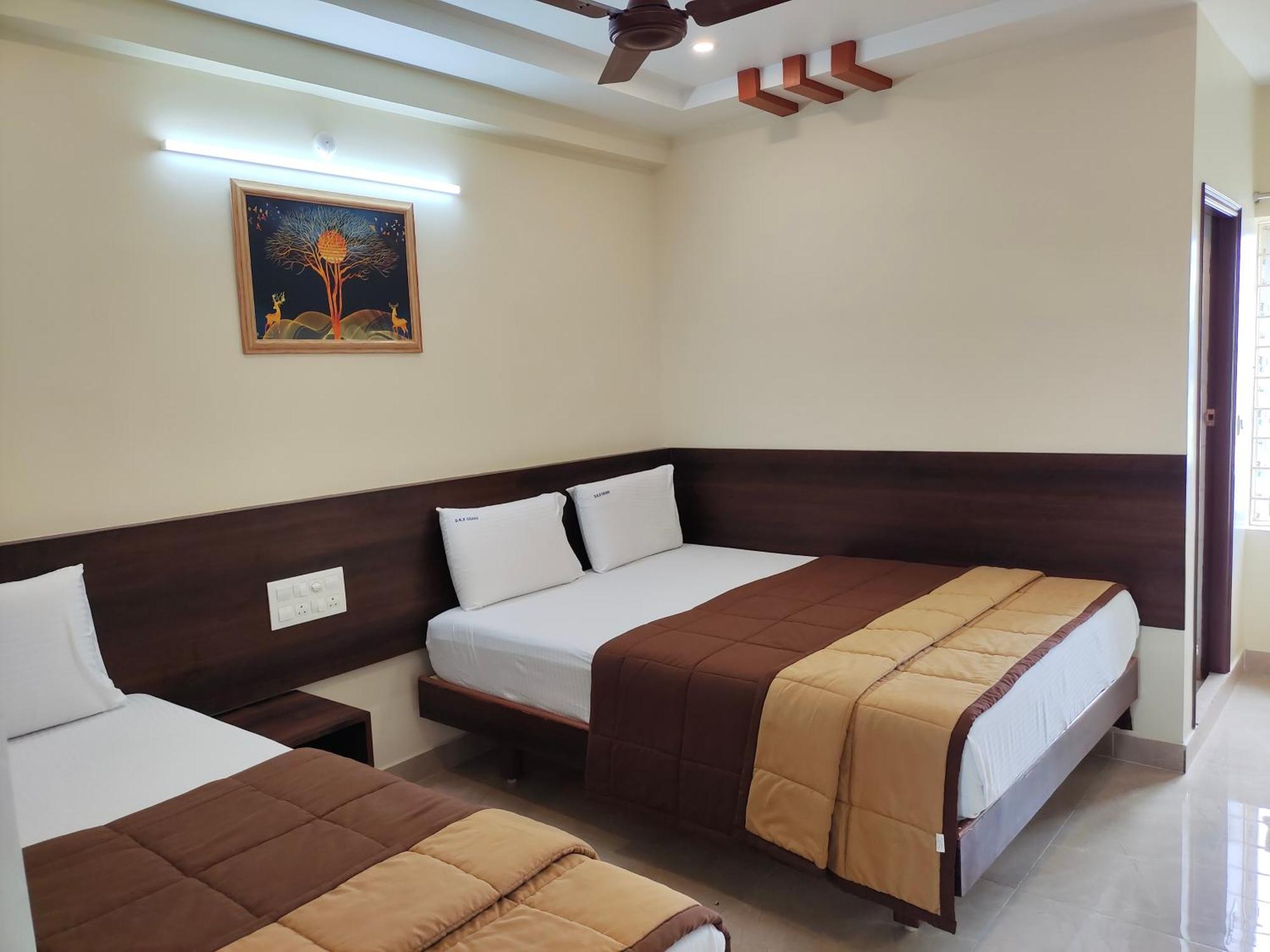 Hotel Dkr Grand Tirupati Szoba fotó