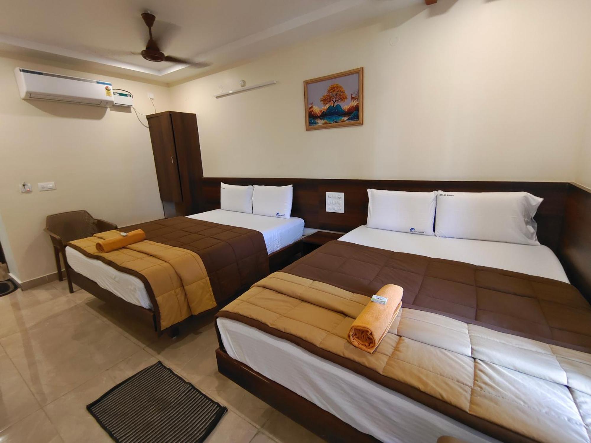 Hotel Dkr Grand Tirupati Kültér fotó