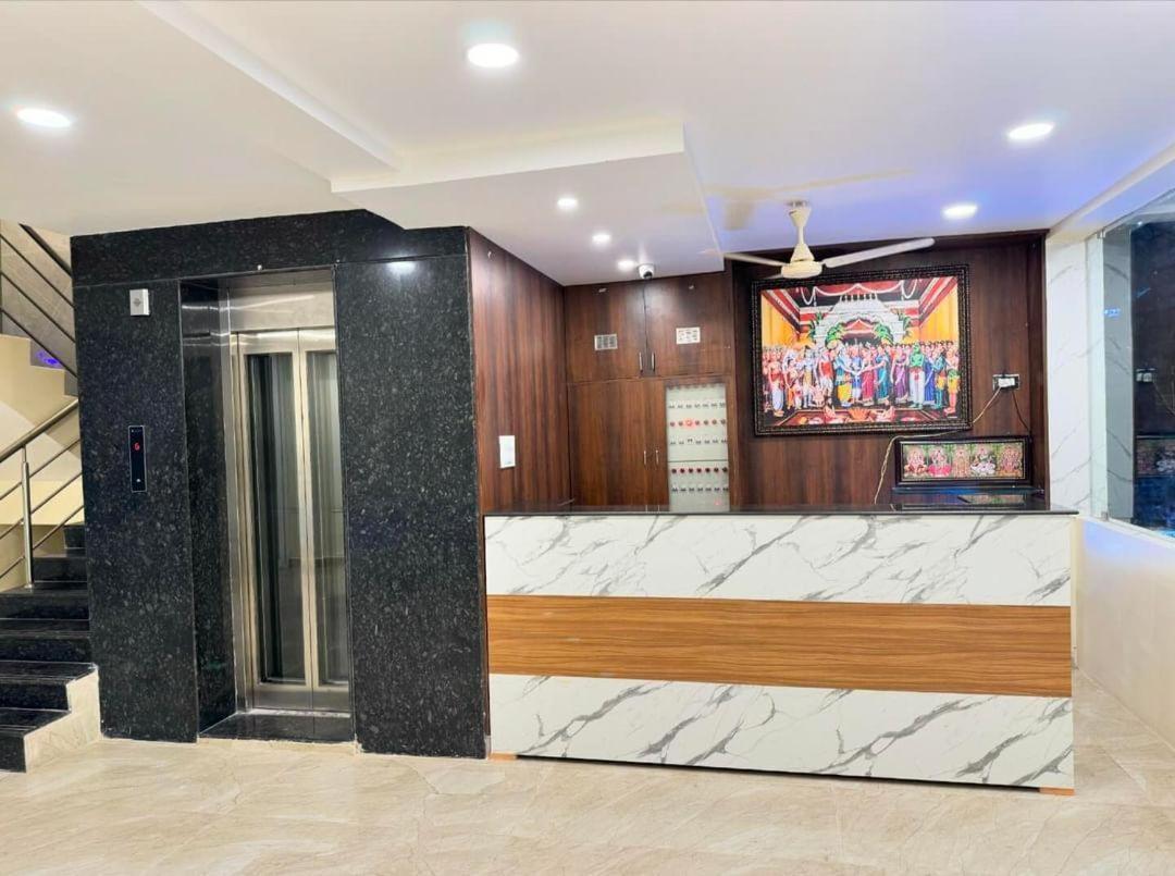 Hotel Dkr Grand Tirupati Kültér fotó