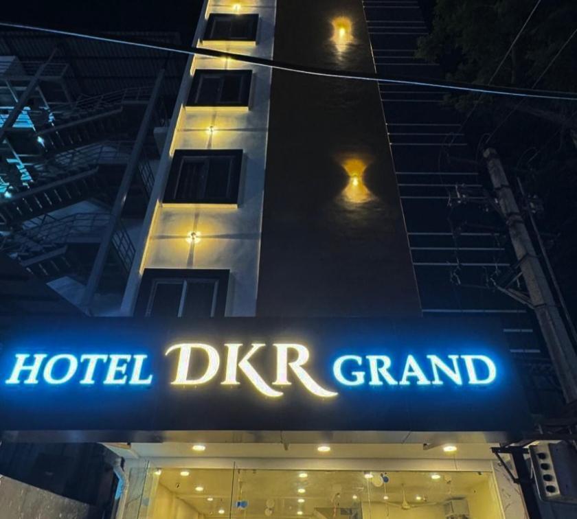 Hotel Dkr Grand Tirupati Kültér fotó