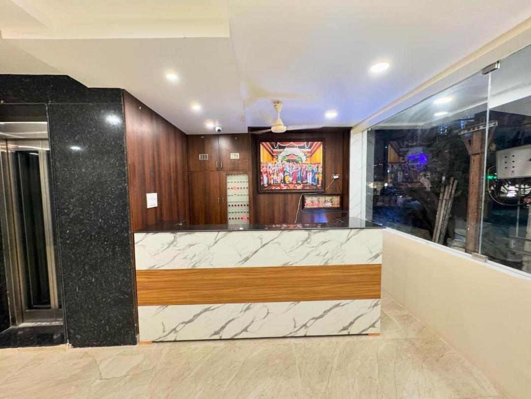 Hotel Dkr Grand Tirupati Kültér fotó