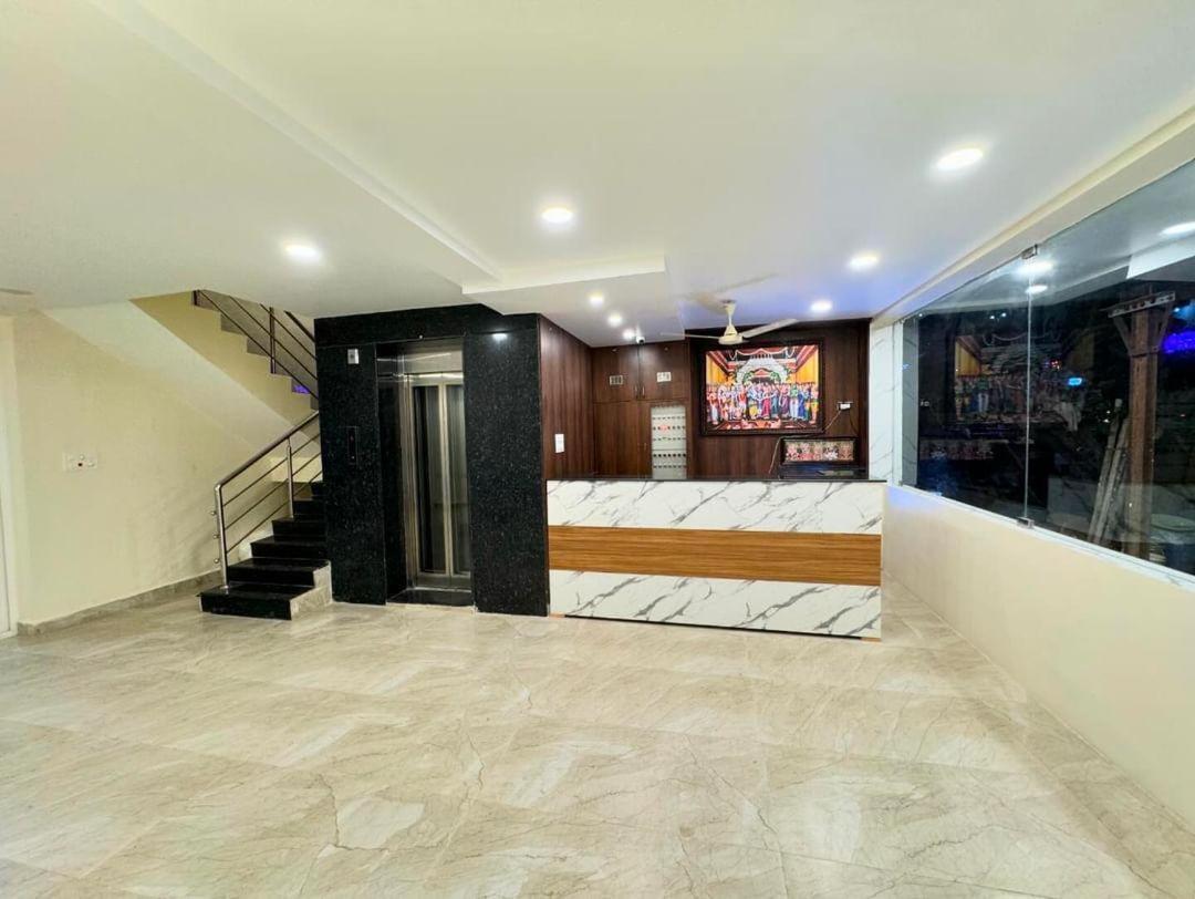 Hotel Dkr Grand Tirupati Kültér fotó
