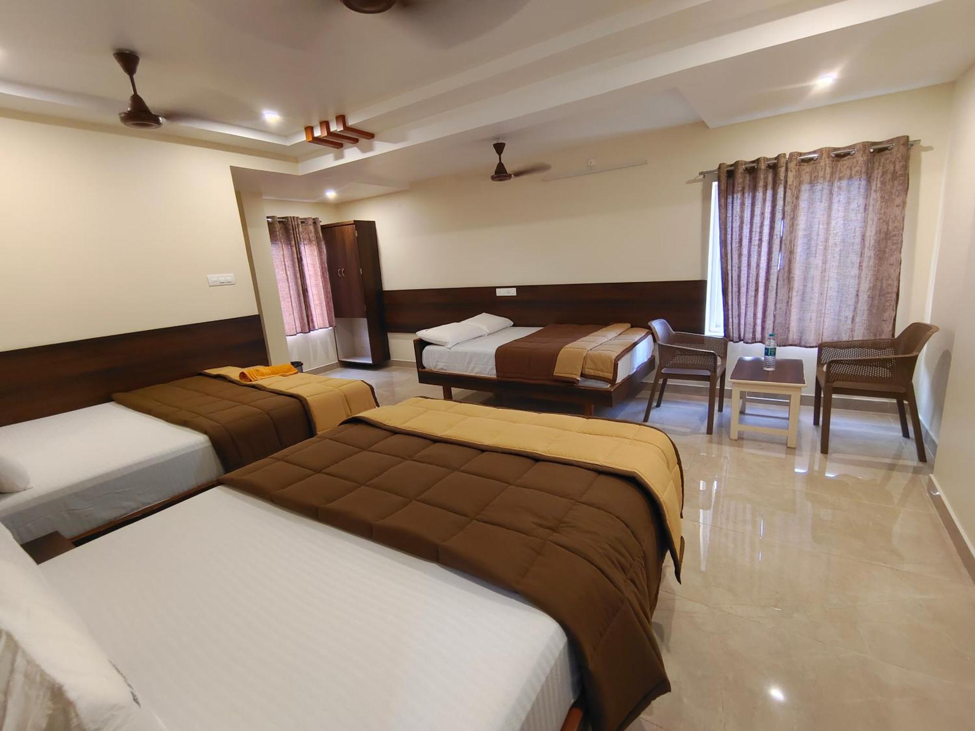 Hotel Dkr Grand Tirupati Kültér fotó