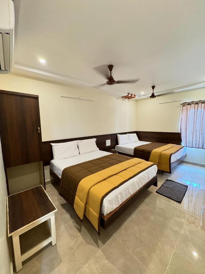 Hotel Dkr Grand Tirupati Kültér fotó
