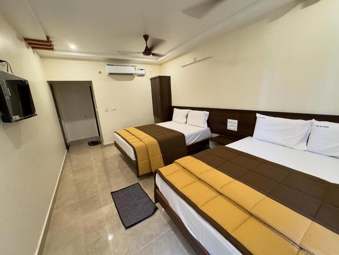Hotel Dkr Grand Tirupati Kültér fotó