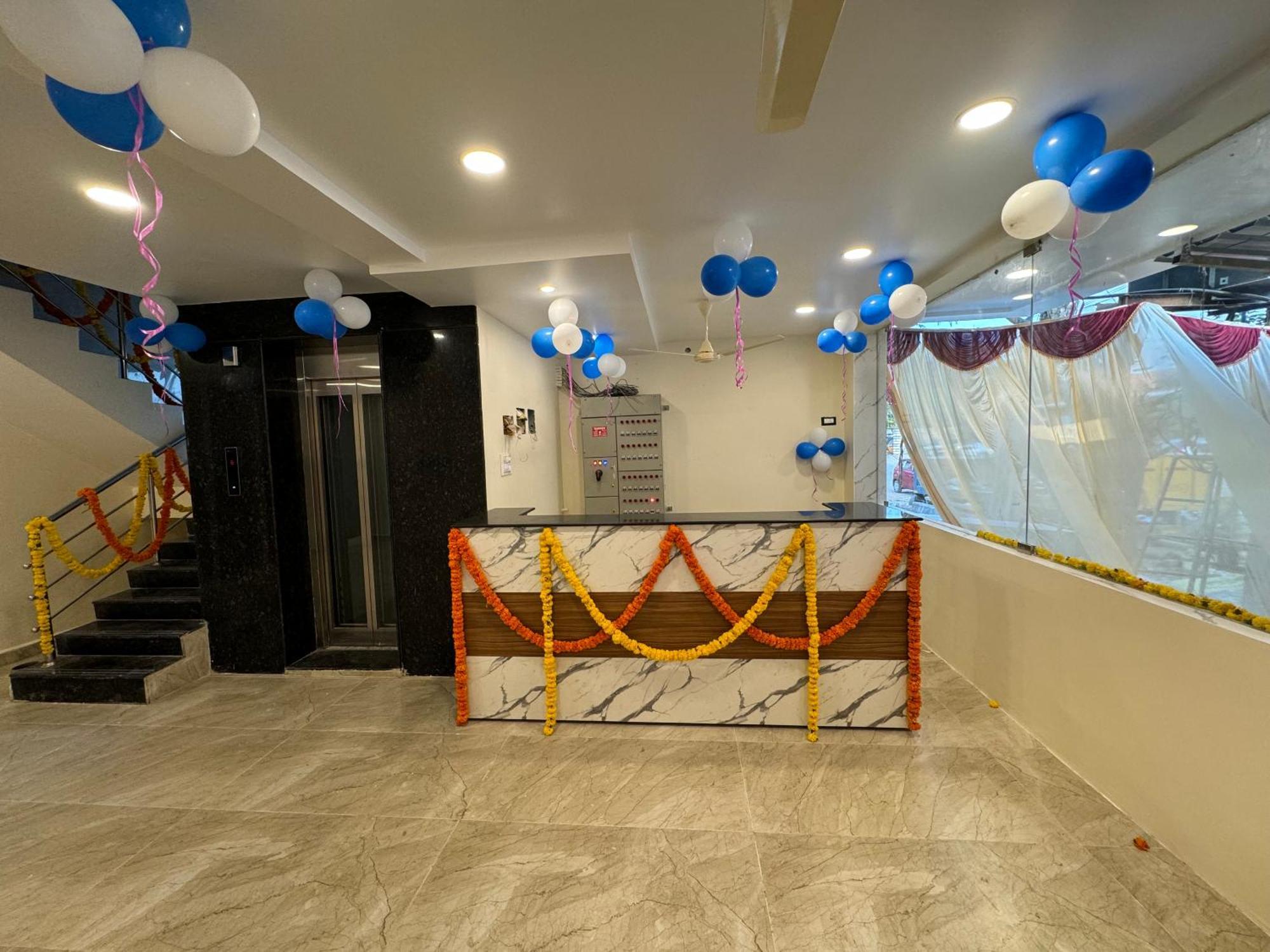 Hotel Dkr Grand Tirupati Kültér fotó